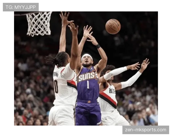 莫利纳频频送出助攻，进攻端表现抢眼