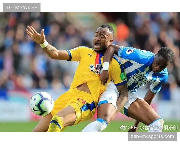 弗吉尔·范戴克本赛季防守表现稳健,状态持续提升 弗吉尔·范戴克本赛季防守表现稳健,状态持续提升