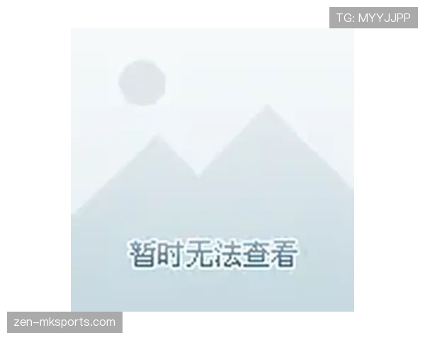 凯文·杜兰特酒店房间的鞋架能开一家店，我还在研究月底怎么付房租