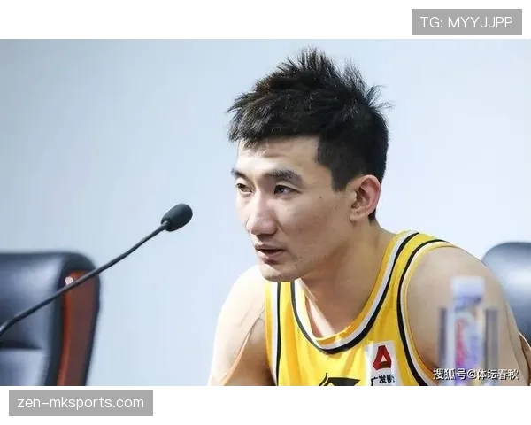 孙铭徽训练室吃土？他居然连那档健身餐都不带盒子上比赛了？